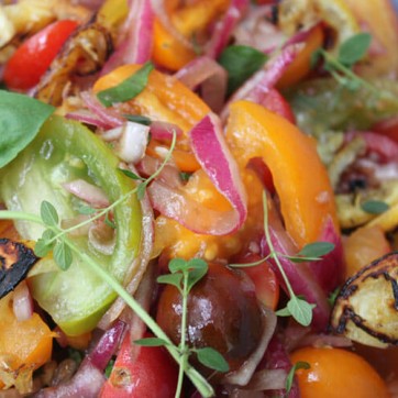 Tomato & Marinated Red Onion Salad