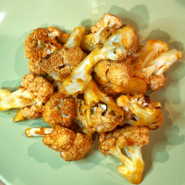 Buffalo Roasted Cauliflower Bites